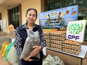 “ตลาดนัดใบไม้แลกไข่” โมเดลสันกำแพง ชวนชุมชนเปลี่ยนใบไม้แห้งเป็นไข่ไก่ ลดเผา ลดฝุ่น