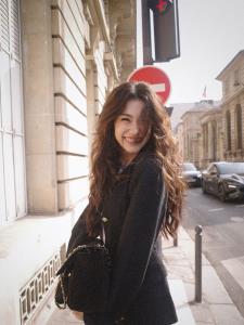 “ลีน่า ลลินา” สวยสะกดปารีส อวดลุคหรูชมโชว์ CHANEL แฟนคลับทั่วโลกแห่ชม สวยแพงดุจ “เจ้าหญิงเบลล์”