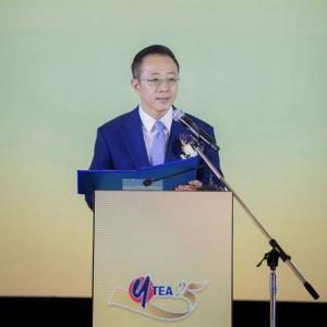 องคมนตรีร่วมงานรับมอบตำแหน่งคณะกรรมการสมัยที่ 13 พร้อมฉลองครบรอบ 25 ปี ส.ธุรกิจไทยรุ่นใหม่