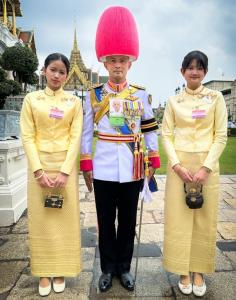 ท่านชายปีใหม่ และธิดา