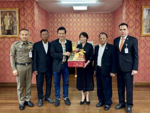 ชื่นมื่น! “ดร.แก้ว“ นำทัพคณะทำงาน ร่วมแสดงความยินดี “อัจฉรา ศรีฉ่ำ” อัยการจังหวัดนนทบุรีคนใหม่ พร้อมสนับสนุนการอำนวยความยุติธรรม-คุ้มครองสิทธิ์ ปชช.