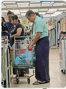 "โซวิน"อดีตผู้มีอำนาจเบอร์ 2 ของพม่า ใช้ชีวิตสบาย ๆ หลังเกษียณ