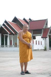 ศรัทธาหลั่งไหล! 13 เม.ย. 69 เชิญพุทธศาสนิกชนร่วม ‘ปิดทองเปลี่ยนจีวรสรีระหลวงพ่อสิงห์’ วัดไผ่เหลือ ซ.กันตนา บางใหญ่ นนทบุรี สืบสานบุญใหญ่วันสงกรานต์ น้อมถวายสังฆบูชา–อาจาริยบูชา