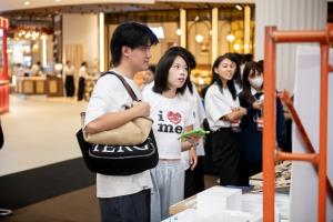 นศ.ราชมงคลพระนคร สร้างสรรค์โคมไฟผีสไตล์โมเดิร์น พร้อมขนผลงานด้านสถาปัตย์โชว์ กว่า 60 ชิ้น