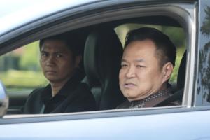 "อนุทิน" ปิดวาจา เดินจ้ำอ้าวขึ้นรถ เมินตอบปม 2 โรงกลั่นไม่ให้ความร่วมมือลดค่าการกลั่น
