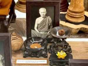 หนึ่งเดียวกลางกรุงเทพฯ รวมพระบรมสารีริกธาตุ 5 พระองค์ ให้ประชาชนสรงน้ำใกล้ชิด