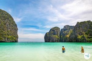 เดินเล่นได้ แต่ห้ามว่ายน้ำ