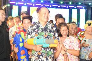 “นายกฯ อนุทิน” เปิดสงกรานต์ถนนข้าวสุก ดัน Soft Power ไทยสู่สายตาโลก ย้ำ “สุข–อบอุ่น–ปลอดภัย”