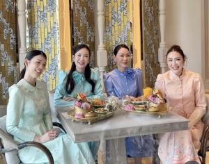 เซเลบตระเวนชิม “ข้าวแช่” อิ่มใจคลายร้อนแบบชาววัง