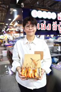 “ลงเข่ง ซีฟู้ด” ปั้นจุดขายความสดระดับทะเลจริง เสิร์ฟสูตรเชฟ ดันยอดโต รับแรงหนุนสินเชื่อ SME D Bank