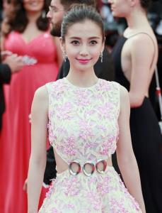 ซุปตาร์ตัวท็อปของจีน ผู้ติดตามระดับร้อยล้าน