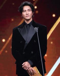 ซุปตาร์ตัวท็อปของจีน ผู้ติดตามระดับร้อยล้าน