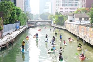 กทม. จับมือ มธ. พายเรือเปลี่ยนคลอง ชวนนักพายลุยแสนแสบในวันสงกรานต์ เก็บขยะฟื้นฟูสายน้ำ