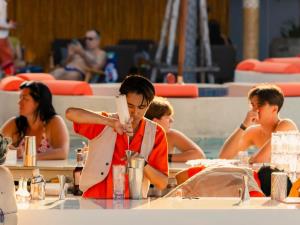 ปักหมุด "79 Beach Club &amp; Resort" เดย์บีชคลับอันดับหนึ่งบนเกาะสมุย