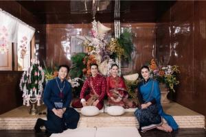 “คิมเบอร์ลี่” น้ำตาไหลเห็น “ณเดชน์-ญาญ่า” มีความสุขในวันแต่งงาน อากาศร้อนทำอะไรความรักไม่ได้