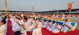 วัดพระธรรมกายนั่งสมาธิภาวนาถวายมหาสังฆทาน 40000 กว่าวัดทั่วไทยในวันคุ้มครองโลก