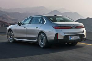 เปิดตัวซีดานหรู BMW 7 Series (LCI) ชูนวัตกรรมล้ำสมัยจาก Neue Klasse