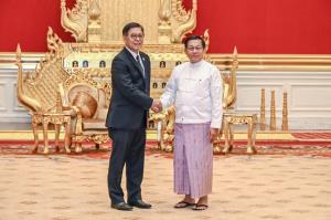 "มินอ่องหล่าย" แย้มกำลัง “พิจารณาสิ่งดีๆ” ให้อองซานซูจีที่ถูกควบคุมตัว