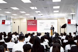 “นิกร” เปิดนโยบาย พม. 8 ด้าน มุ่ง “สร้างสังคมอยู่ดี มีโอกาส เพื่อคนไทยทุกคน” พร้อมเป็น “กำแพงพิงหลัง” ช่วยกลุ่มเปราะบาง โดยไม่ทิ้งใครไว้ข้างหลัง