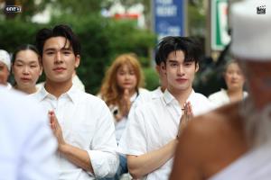 “เพิร์ล-พีค” เคมีฟุ้งกระจาย นำทีมบวงสรวงซีรีส์ “หลงกลิ่นเกสร - Flower Boy”