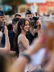 “จีซู BlackPink” เป็นนักแสดงหญิงเอเชียคนแรกคว้ารางวัลดาวรุ่งแห่งปีในเทศกาลซีรีส์นานาชาติเมืองคานส์ แต่โดนชาวเน็ตแอนตี้หนัก