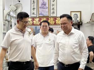 "อนุทิน" ชวน "เอกนิติ-พัฒนา" กินข้าวต้มปลาร้านดังย่านตรอกจันทร์