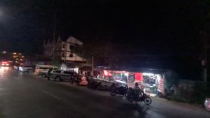 คาดปมที่จอดรถลาม! เจ้าของร้านข้าวต้มเลือดหมูลำปาง คว้าลูกซองยิงเพื่อนบ้านดับ-ฟันเมียกับน้องเจ็บ