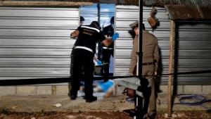 คาดปมที่จอดรถลาม! เจ้าของร้านข้าวต้มเลือดหมูลำปาง คว้าลูกซองยิงเพื่อนบ้านดับ-ฟันเมียกับน้องเจ็บ