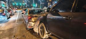 กระบะเมาขับ! ชนท้ายเก๋งคาไฟแดงพะเยา 2 คันรวด วัดแอลกอฮอล์พุ่ง 272 มิลลิกรัมเปอร์เซ็นต์