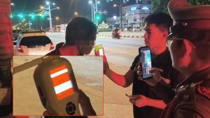 กระบะเมาขับ! ชนท้ายเก๋งคาไฟแดงพะเยา 2 คันรวด วัดแอลกอฮอล์พุ่ง 272 มิลลิกรัมเปอร์เซ็นต์