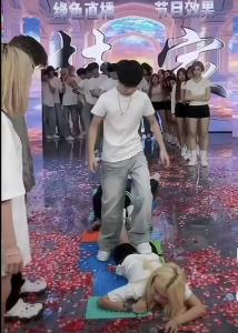 อินฟลูเอนเซอร์จีน 10 ล้านฟอลฯ ฉาว บังคับสาวลงตู้จระเข้ โดนแฉลวงเด็กเปย์เงินนับแสน