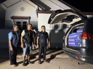 จนท.ตามปิดล้อมหมู่บ้านดังพิษณุโลกค่อนคืน สกัดปาเจโรขนไอซ์ล็อตใหญ่ แต่ไร้เงาตัวคน