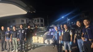 จนท.ตามปิดล้อมหมู่บ้านดังพิษณุโลกค่อนคืน สกัดปาเจโร่ขนไอซ์ล็อตใหญ่ แต่ไร้เงาตัวคน