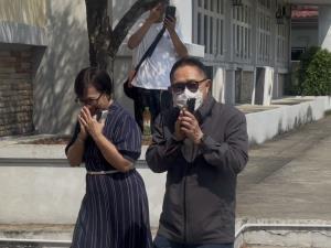 พี่ชาย "คุณหญิงอ้อ" เข้าเยี่ยม "ทักษิณ" ลุ้นผ่านเกณฑ์พักโทษ ด่านสุดท้าย