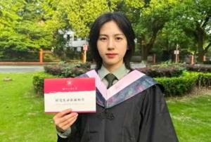 เสิ่นเมิ่งเข่อ หันเหสู่สายวิชาการ ศึกษาต่อในระดับบัณฑิตศึกษา ณ คณะนิติศาสตร์ มหาวิทยาลัยเทคโนโลยีเจ้อเจียง