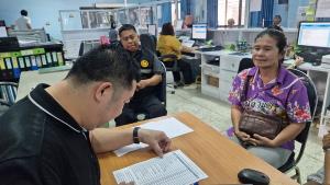 57 ปี! 'ป้าคำเพียร' รอบัตรประชาชน หลังปลัดอำเภอท่าอุเทนยื่นมือช่วยตรวจ DNA คืนสิทธิคนไทย