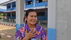 57 ปี! 'ป้าคำเพียร' รอบัตรประชาชน หลังปลัดอำเภอท่าอุเทนยื่นมือช่วยตรวจ DNA คืนสิทธิคนไทย