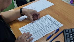 57 ปี! 'ป้าคำเพียร' รอบัตรประชาชน หลังปลัดอำเภอท่าอุเทนยื่นมือช่วยตรวจ DNA คืนสิทธิคนไทย