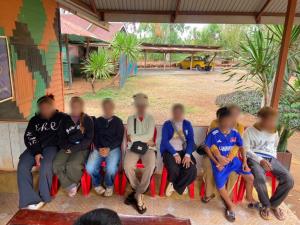 ทะลักไม่หยุดแรงงานเขมรลอบเข้าไทย นย.จันทบุรี รวบได้อีก 8 รายสารภาพนายจ้างไทยจ่ายค่านำพาให้หัวละ 3,500บาท