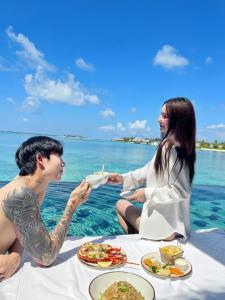 “มายมิ้นท์ - เบนซ์” ควงคู่เปิดใจ เป็นคนพิเศษของกันและกัน แต่ยังไม่ใช้คำว่าแฟน มูฟออนไวเพราะเป็นจิ๊กซอร์ที่ลงตัว