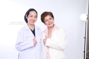 แม่ปุ๊  ปิยะมาศ เปิดใจหลังอัพหน้าครั้งแรกในวัย 73 ปี ด้วยเทคนิค Face – Lock สวย สดใสขึ้นจนร้องว้าว แอบกระซิบ “รู้งี้ !! ทำมานานแล้ว”