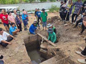 ย้ายแล้ว! ฐานรูปเคารพหินทรายที่ขุดพบ นำเก็บรักษาอย่างดีที่พิพิธภัณฑสถานแห่งชาติมหาวีรวงศ์