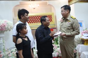 “รมช.อัครนันท์”ร่วมพิธีสวดพระอภิธรรมศพ “ครูปภัสรา” เหยื่อเหตุกราดยิงอยุธยา พร้อมส่งกำลังใจให้ครอบครัว ยกย่องจิตวิญญาณความเป็นครู