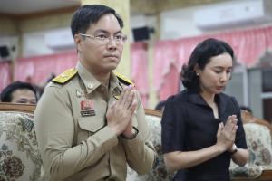 “รมช.อัครนันท์”ร่วมพิธีสวดพระอภิธรรมศพ “ครูปภัสรา” เหยื่อเหตุกราดยิงอยุธยา พร้อมส่งกำลังใจให้ครอบครัว ยกย่องจิตวิญญาณความเป็นครู