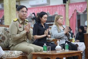 “รมช.อัครนันท์”ร่วมพิธีสวดพระอภิธรรมศพ “ครูปภัสรา” เหยื่อเหตุกราดยิงอยุธยา พร้อมส่งกำลังใจให้ครอบครัว ยกย่องจิตวิญญาณความเป็นครู