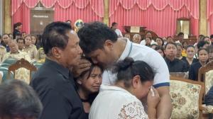 คุมฝากขังหนุ่มคลั่งยิงครูอยุธยา รับเสพยาหนัก–ขอโทษครอบครัว ด้านงานศพ “ครูปภัสรา” เต็มไปด้วยความอาลัย เร่งเยียวยาครอบครัว