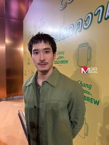 “เฟย ภัทร” ชีวิตปังทั้งงานและความรัก ทุ่มงบสร้างออฟฟิศใหม่ ซื้อรถใหม่จ้างคนขับ ยอมรับอัปค่าตัว