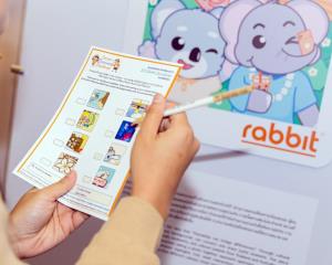 สถานทูตออสเตรเลียจับมือสยามพิวรรธน์ อวดผลงานออกแบบบัตรแรบบิท