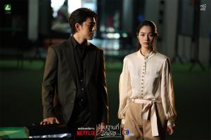 “นาย” โชว์มาดเท่! คุมเข้มสอน “มิ้นท์” ยิงปืนสุดใกล้ชิด