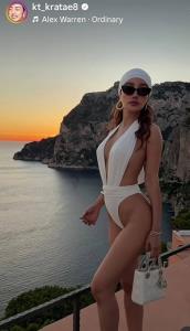 ทะเลอิตาลีลุกเป็นไฟ! “กระแต อาร์สยาม” โชว์หุ่นสะบึม นุ่งวันพีซเว้าสูง อวดบั้นท้าย